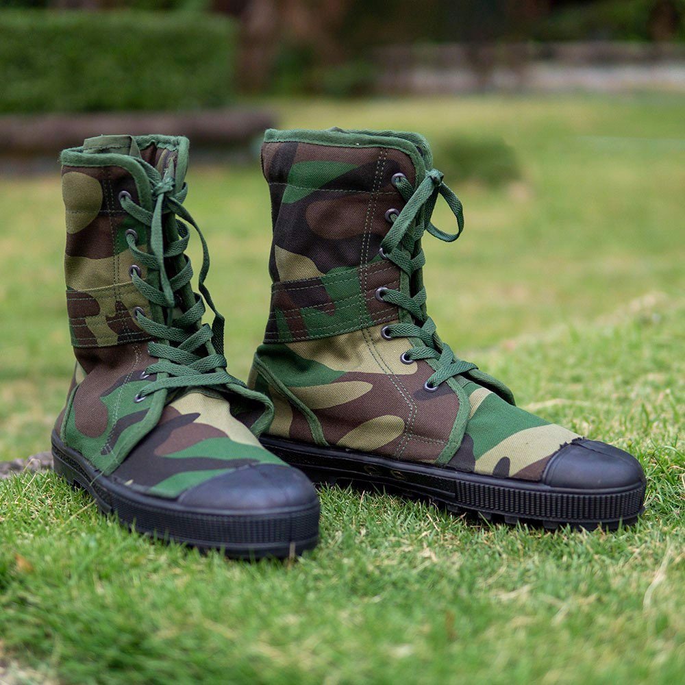 Chú trọng đến chất liệu giày quân đội